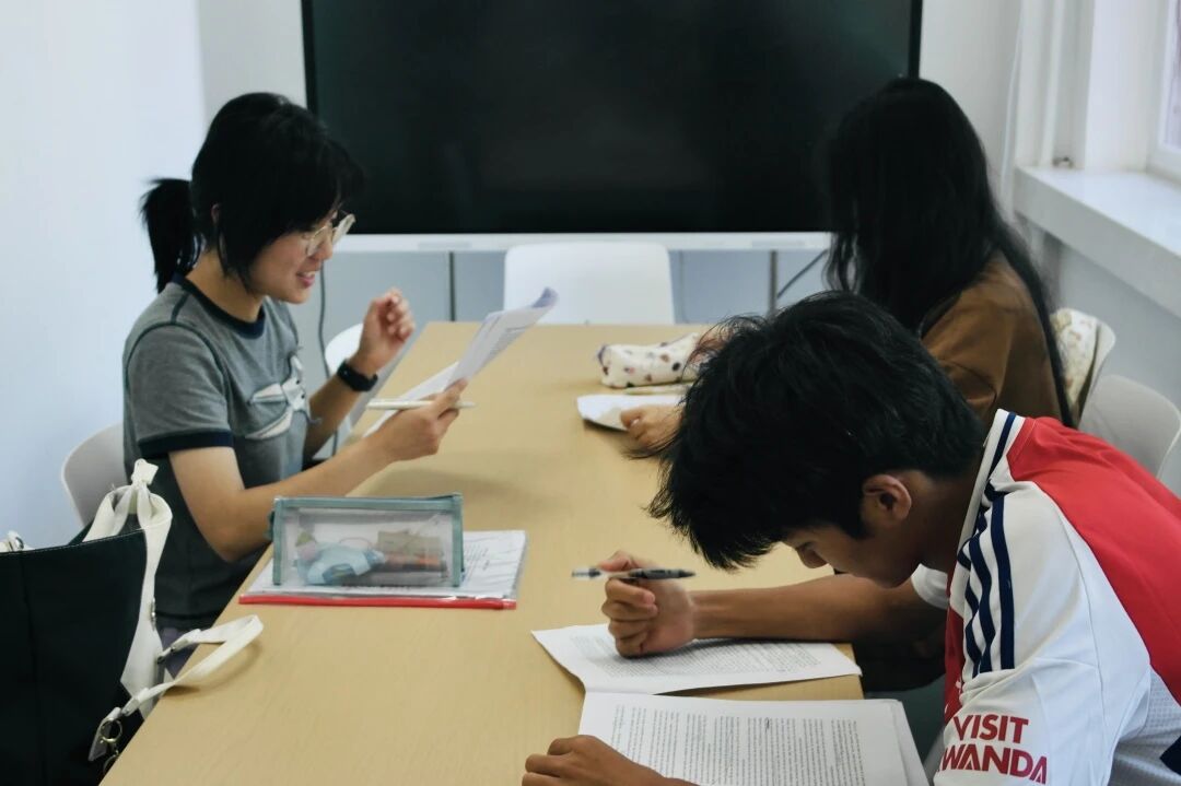 而是愿意停下脚步