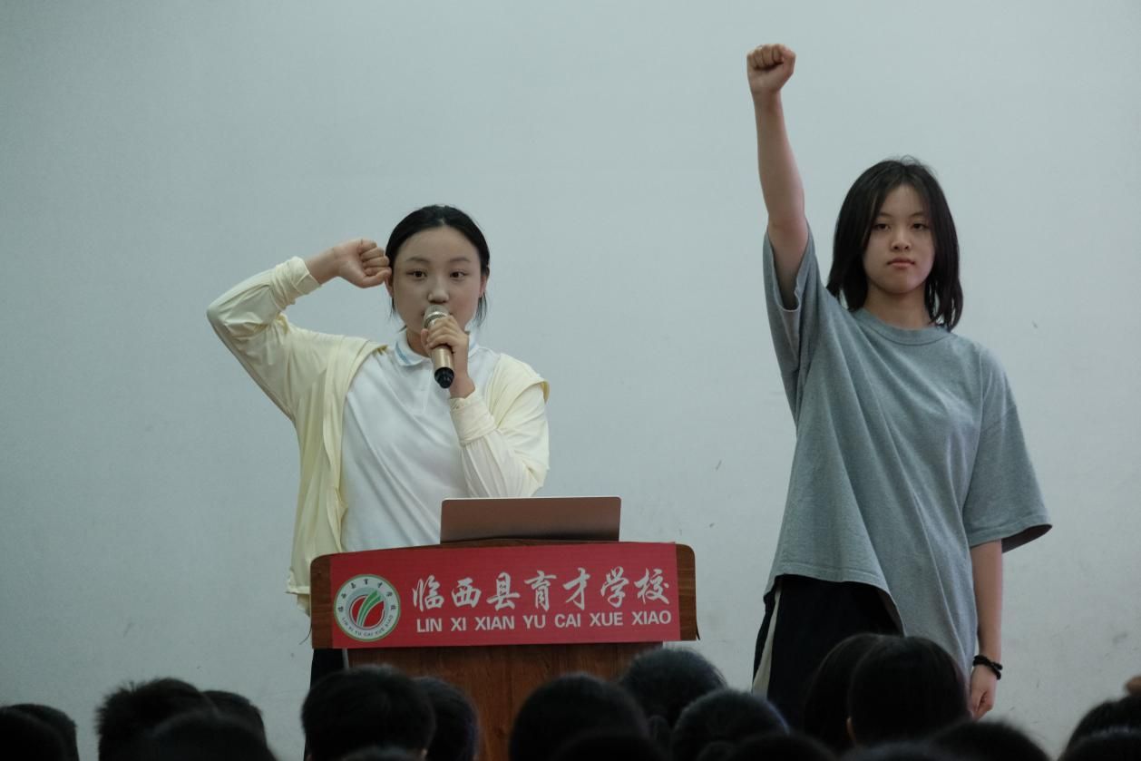 更是将青春写在大地上的践行者